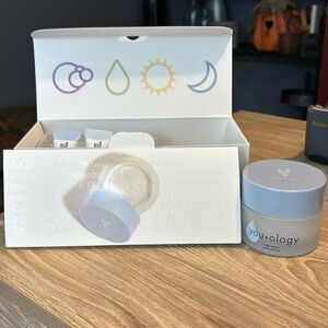 Youology night cream with elasticity, hydrating and time correcting boosters